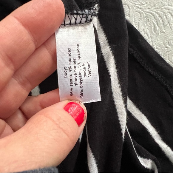 Lane Bryant Ruffle 3/4 Sleeve Stretch Black & White Stripe Knit Tunic Size 18/20 - Picture 7 of 7